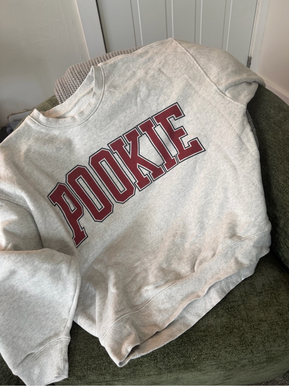 Pookie Graphic Crewneck Sweatshirt - Light Gray/Maroon
